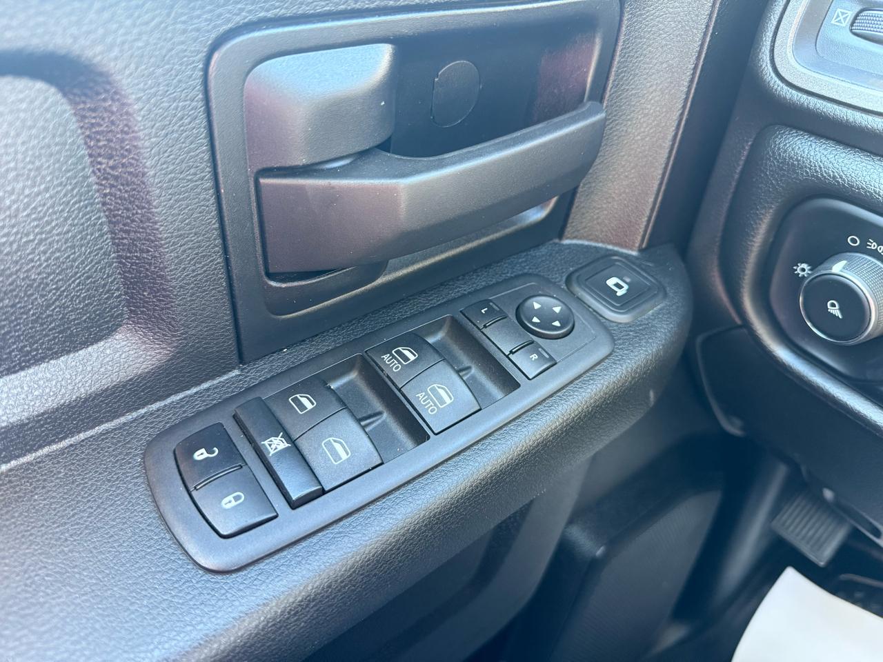 RAM 3500 Tradesman Crew Cab 4WD 2023