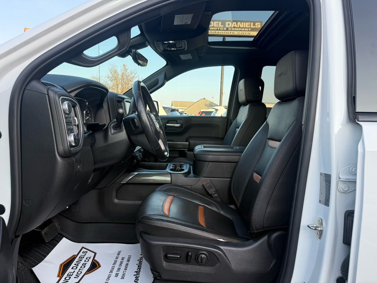 GMC Sierra 1500 AT4 Crew Cab Long Box 4WD 2019