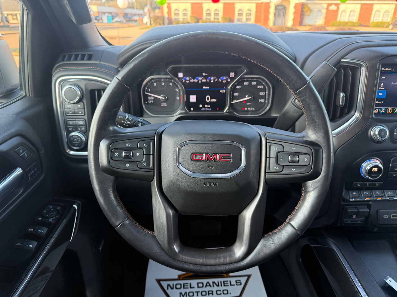GMC Sierra 1500 AT4 Crew Cab Long Box 4WD 2019