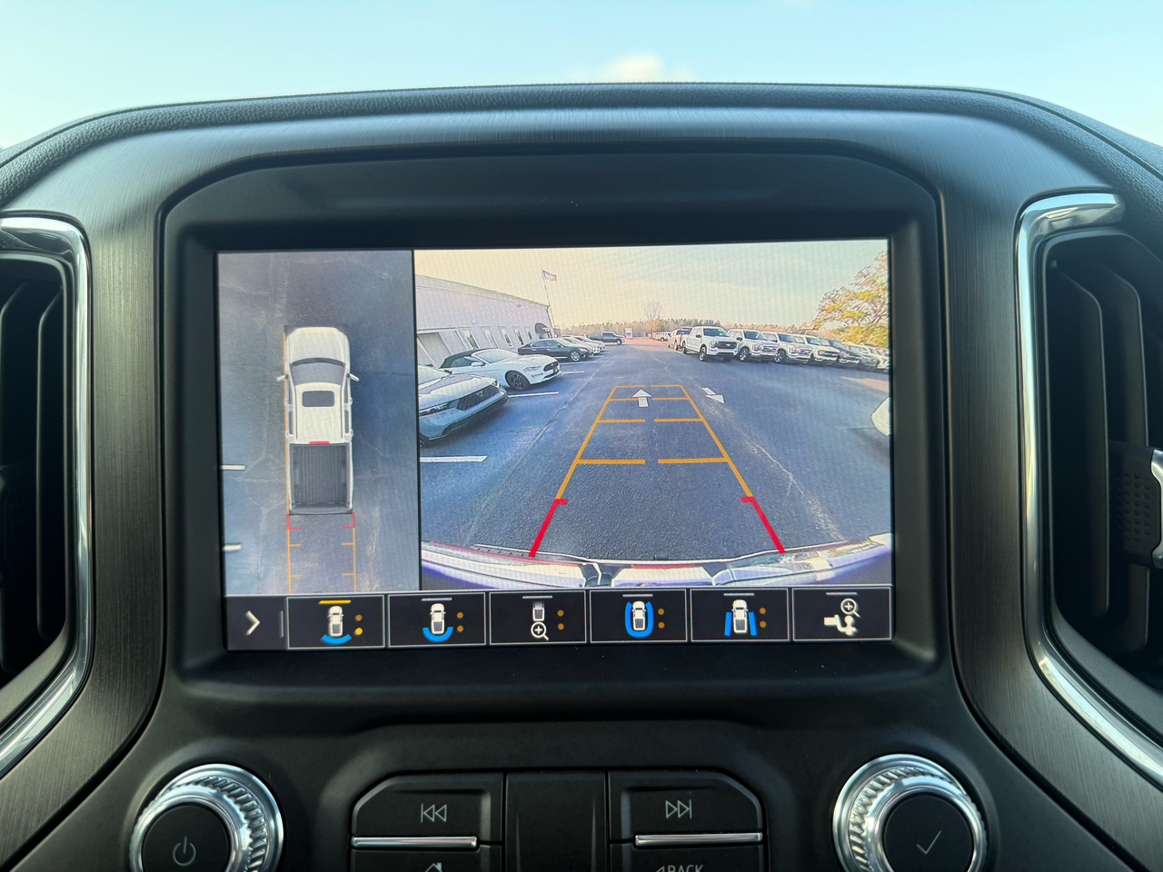 GMC Sierra 1500 AT4 Crew Cab Long Box 4WD 2019