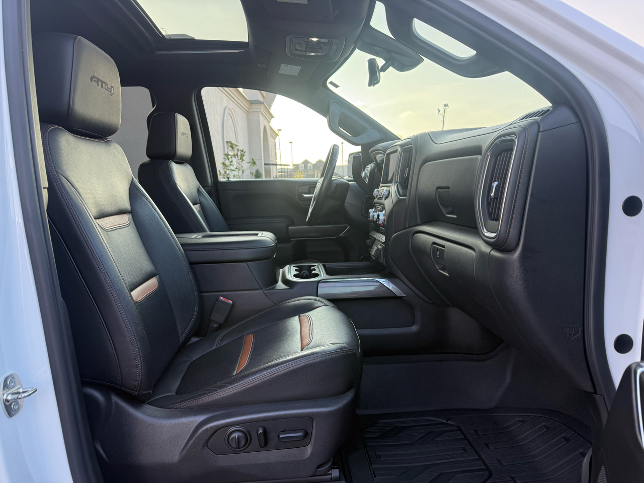 GMC Sierra 1500 AT4 Crew Cab Long Box 4WD 2019