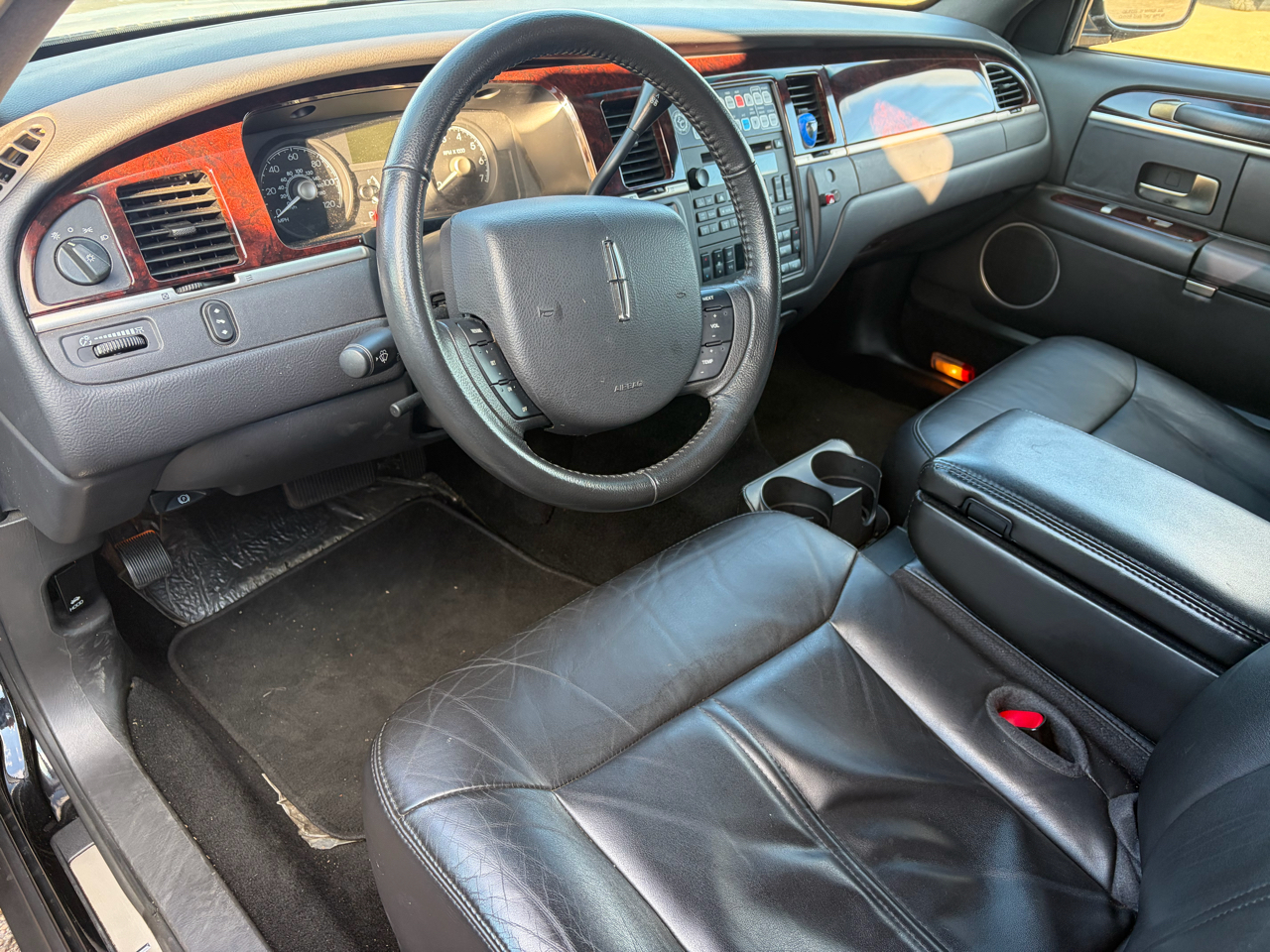 Lincoln Town Car Executive 2011