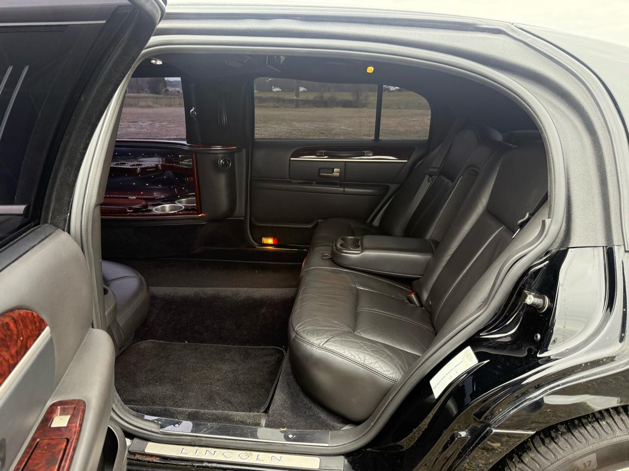 Lincoln Town Car Executive 2011