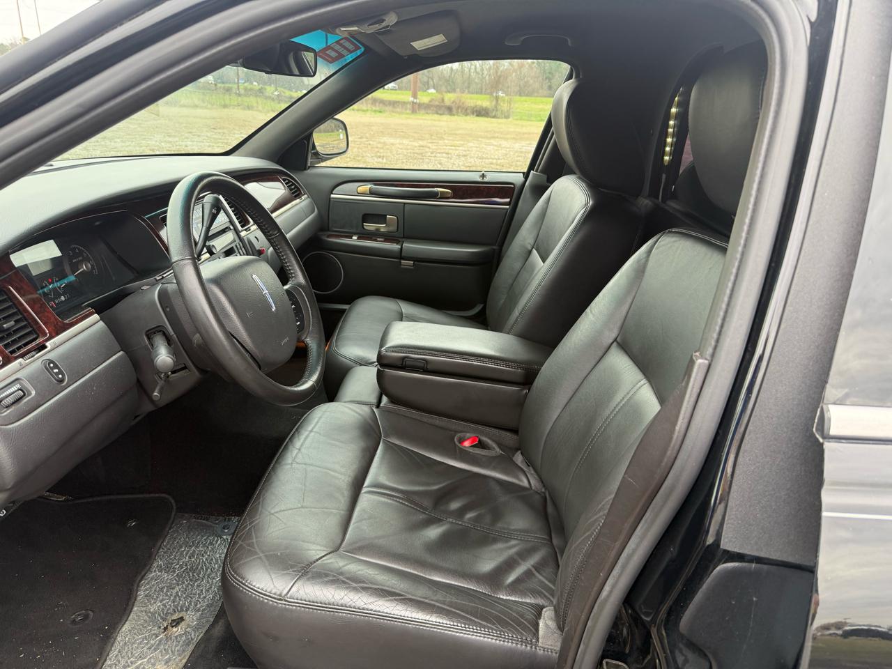 Lincoln Town Car Executive 2011