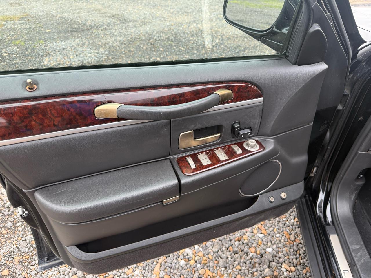 Lincoln Town Car Executive 2011