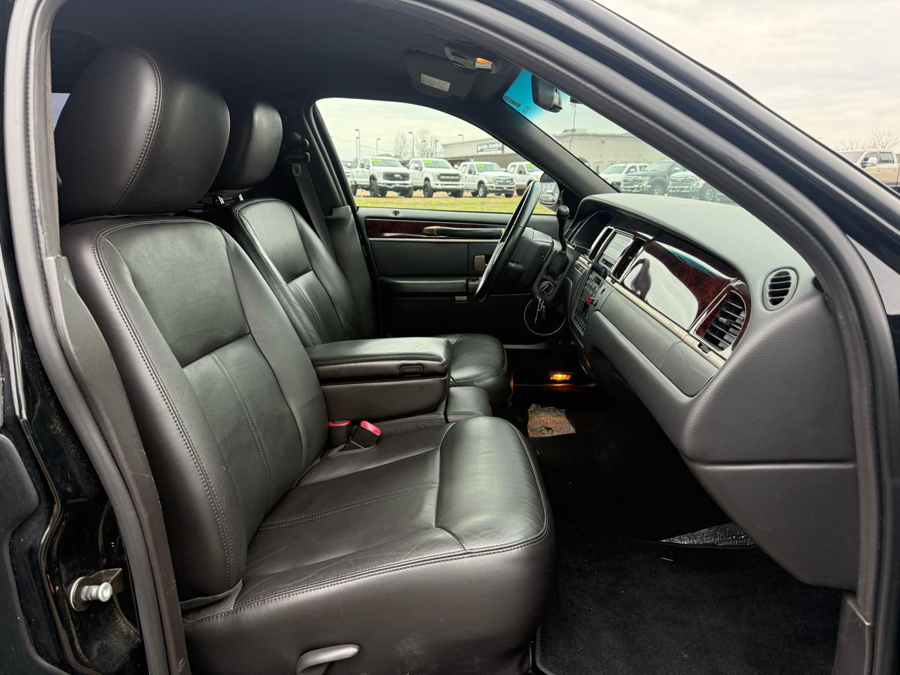 Lincoln Town Car Executive 2011