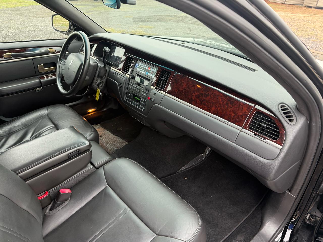 Lincoln Town Car Executive 2011