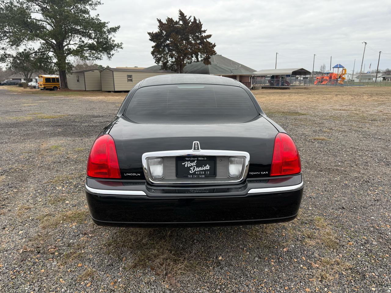 Lincoln Town Car Executive 2011