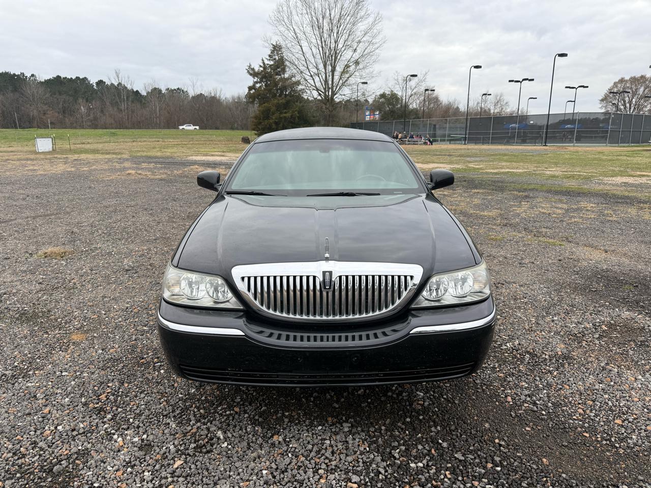 Lincoln Town Car Executive 2011