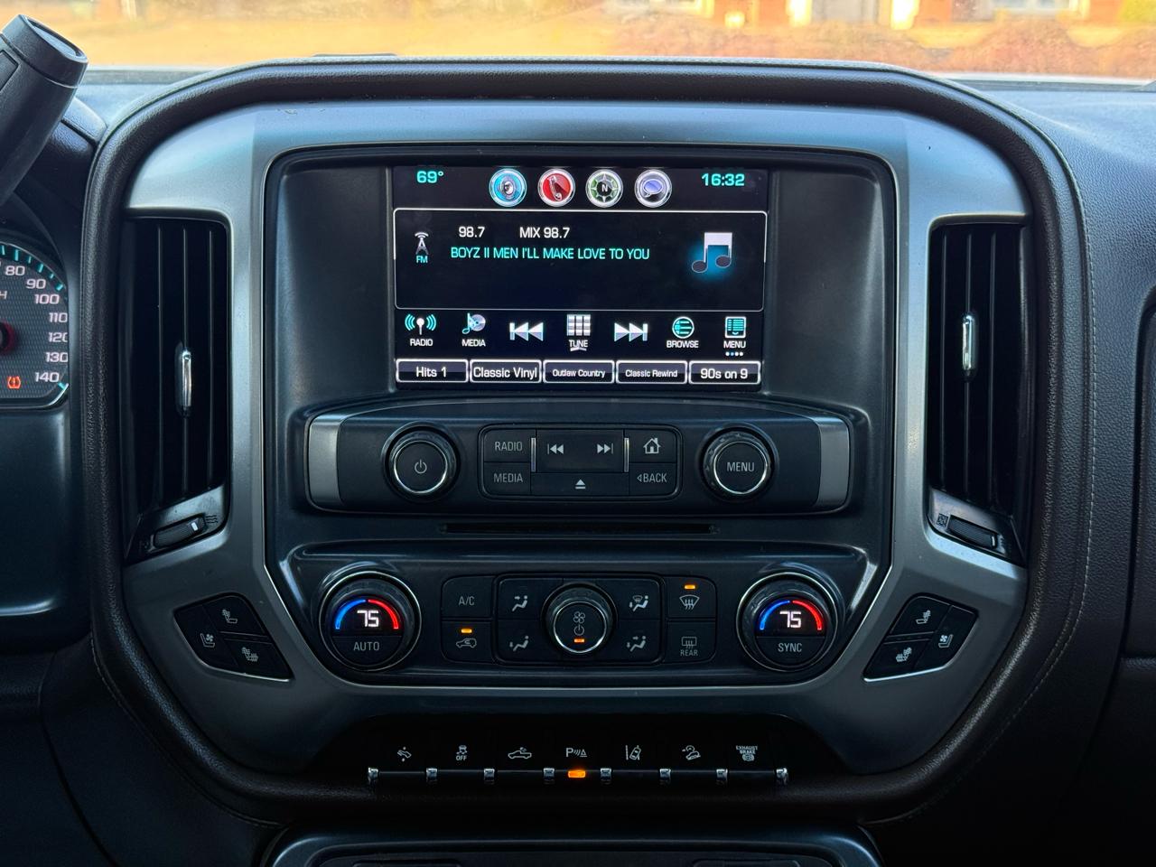 Chevrolet Silverado 2500HD LTZ Crew Cab 4WD 2016