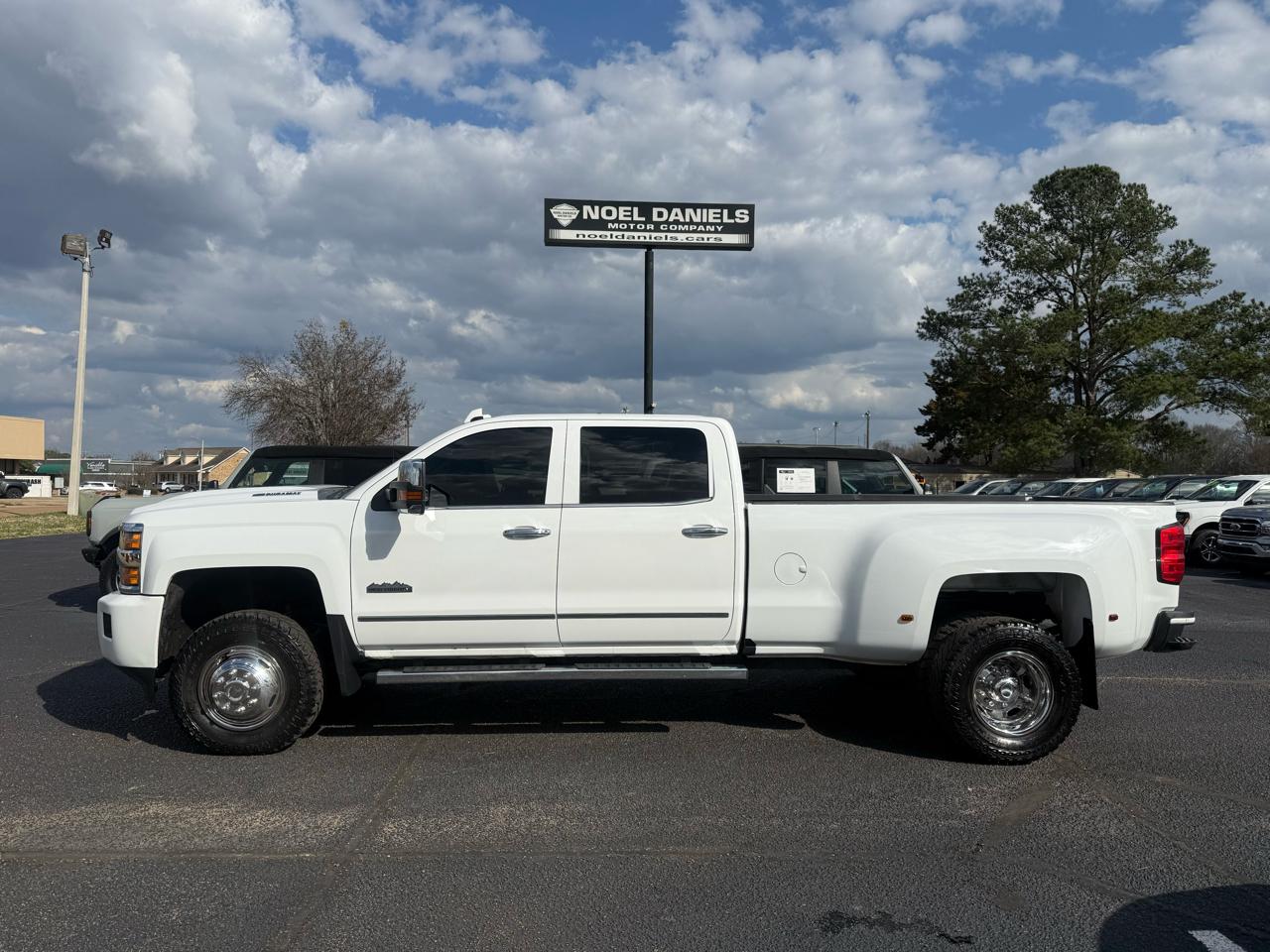 Chevrolet Silverado 3500HD 4WD Crew Cab 167" High Country 2017