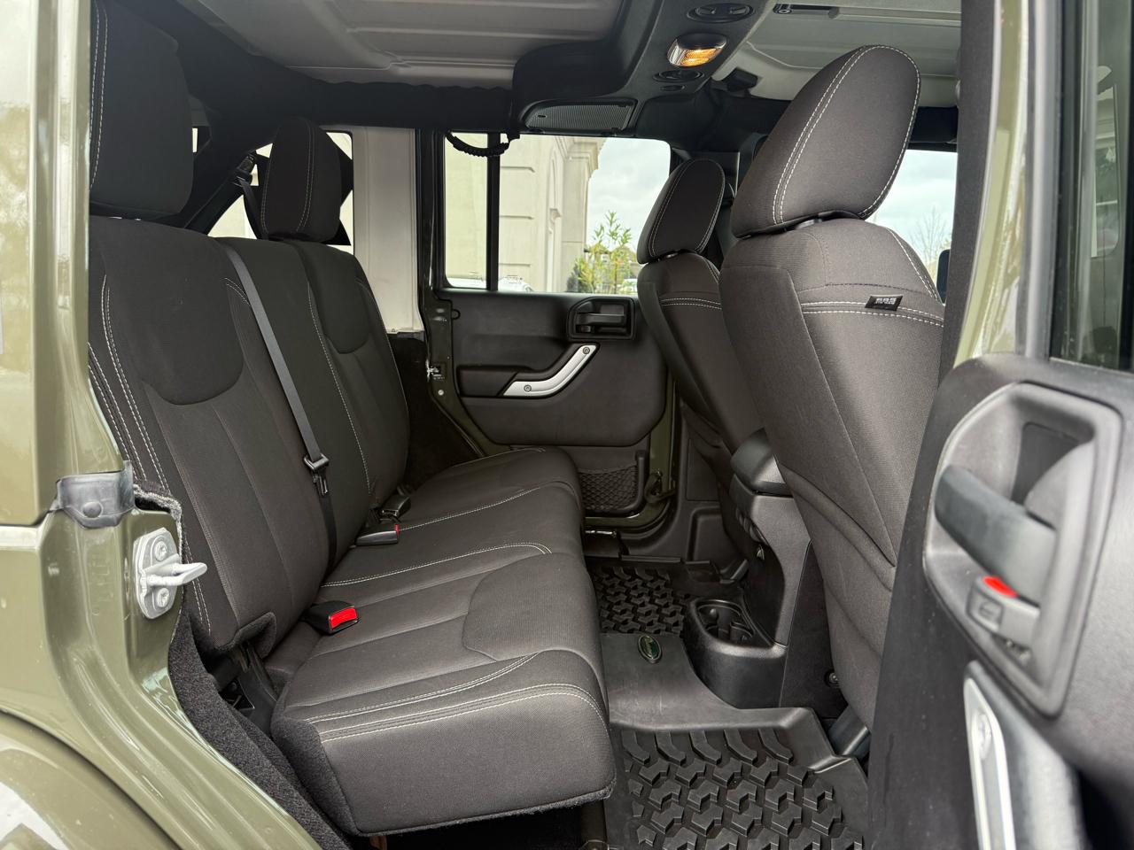 Jeep Wrangler Unlimited Sahara 4WD 2015