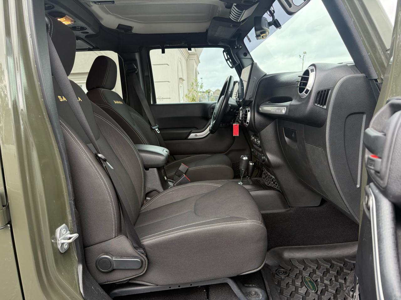 Jeep Wrangler Unlimited Sahara 4WD 2015