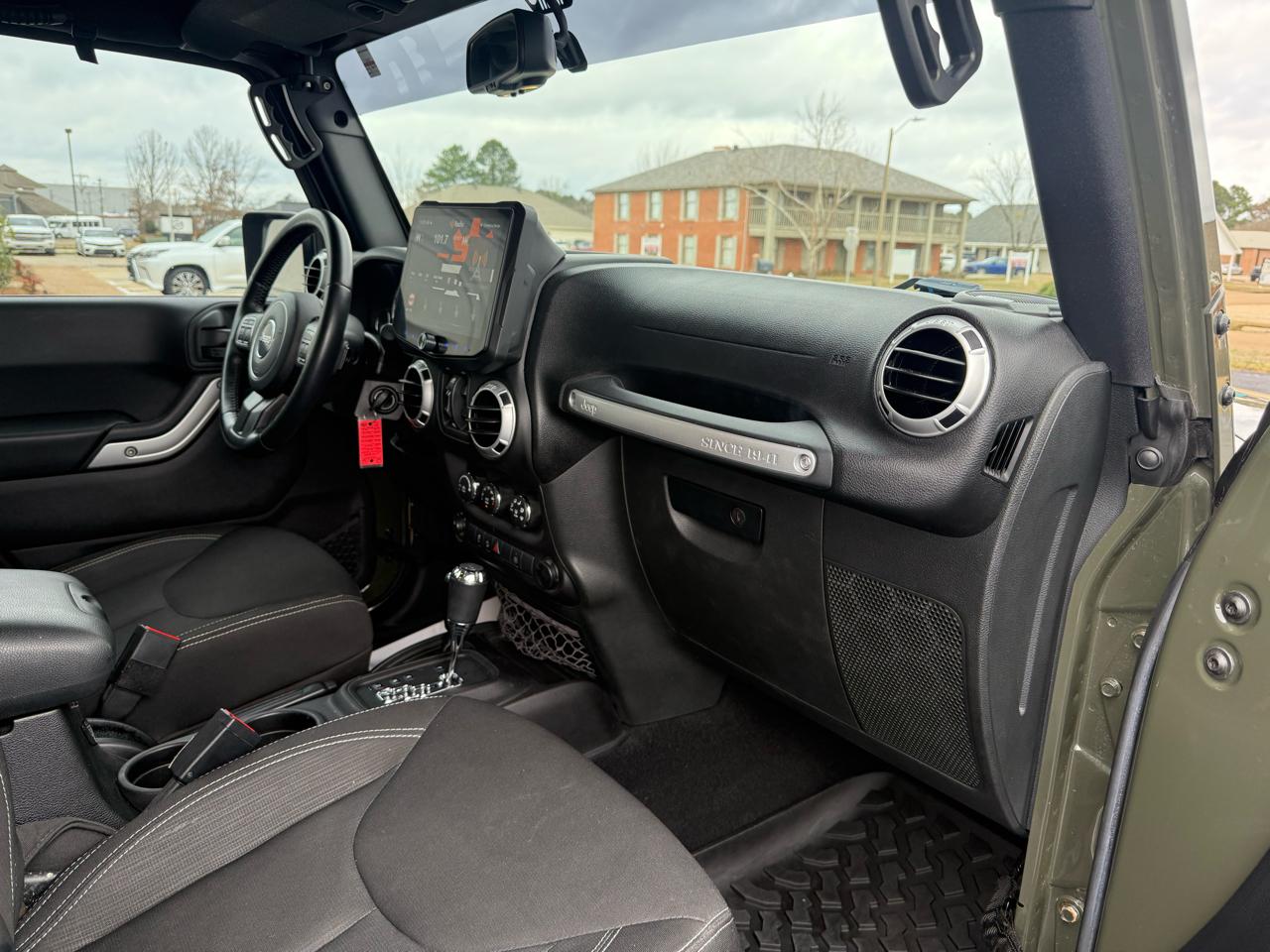 Jeep Wrangler Unlimited Sahara 4WD 2015