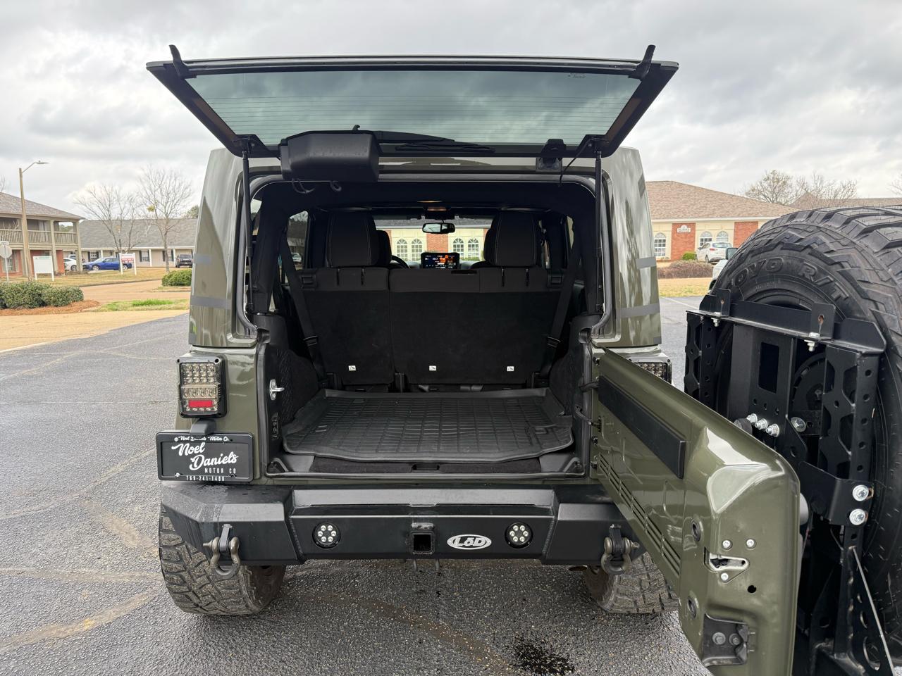 Jeep Wrangler Unlimited Sahara 4WD 2015