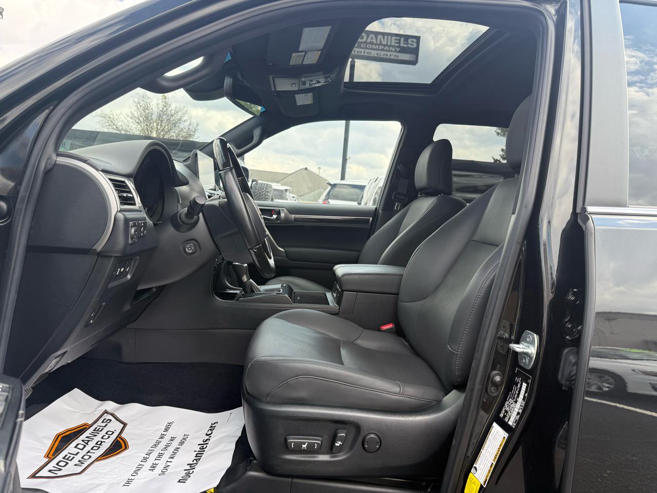 Lexus GX 460 4WD 4dr Premium 2023