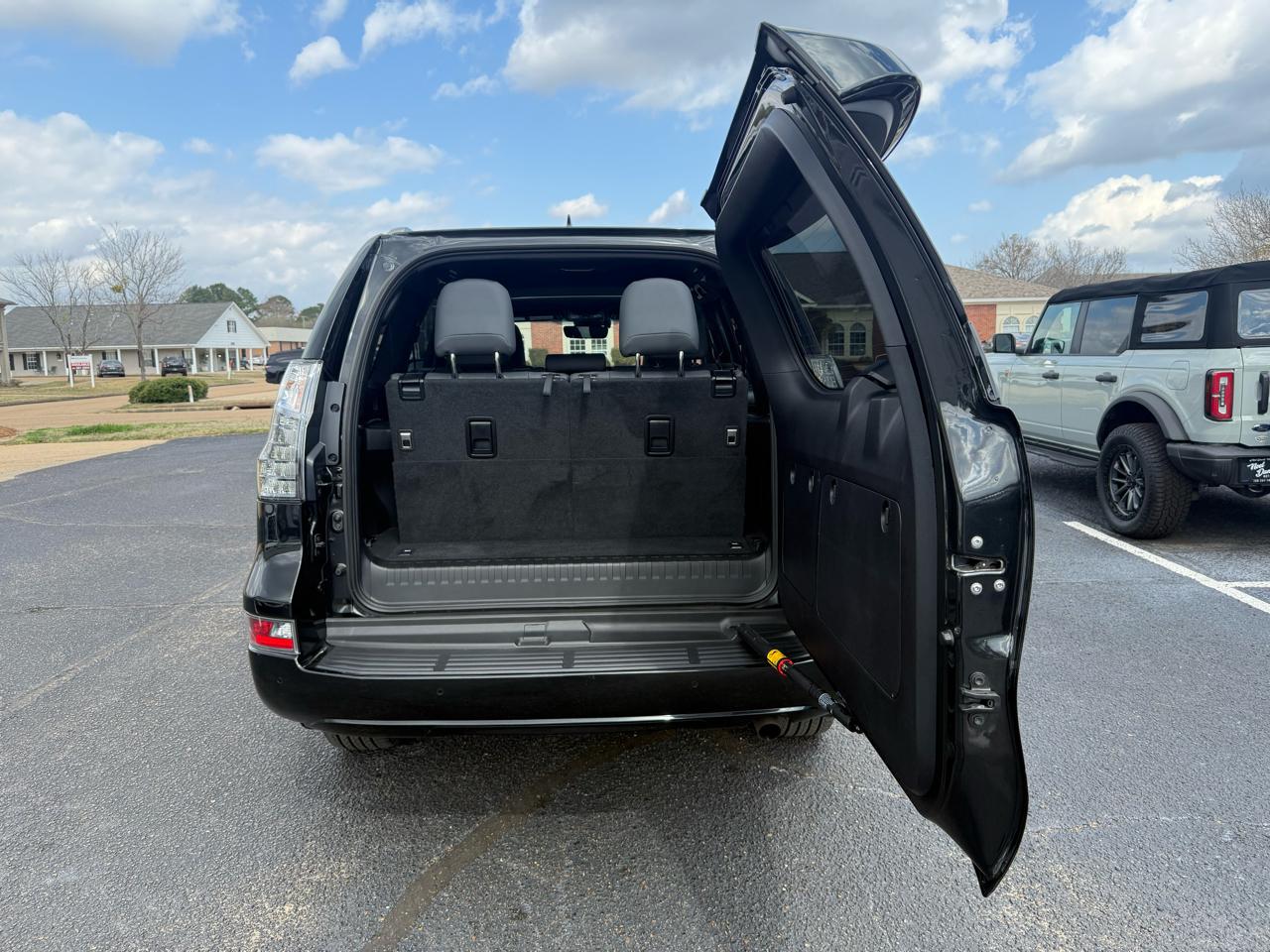 Lexus GX 460 4WD 4dr Premium 2023