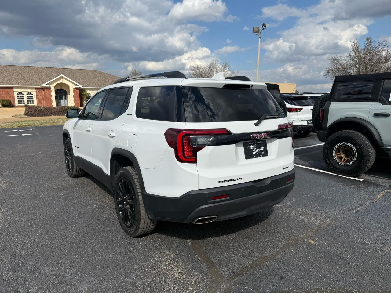 GMC Acadia SLE AWD 2023