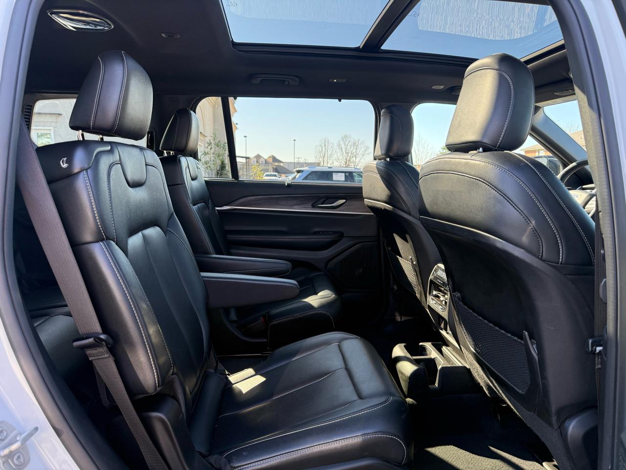 Jeep Grand Cherokee L Limited 4WD 2024