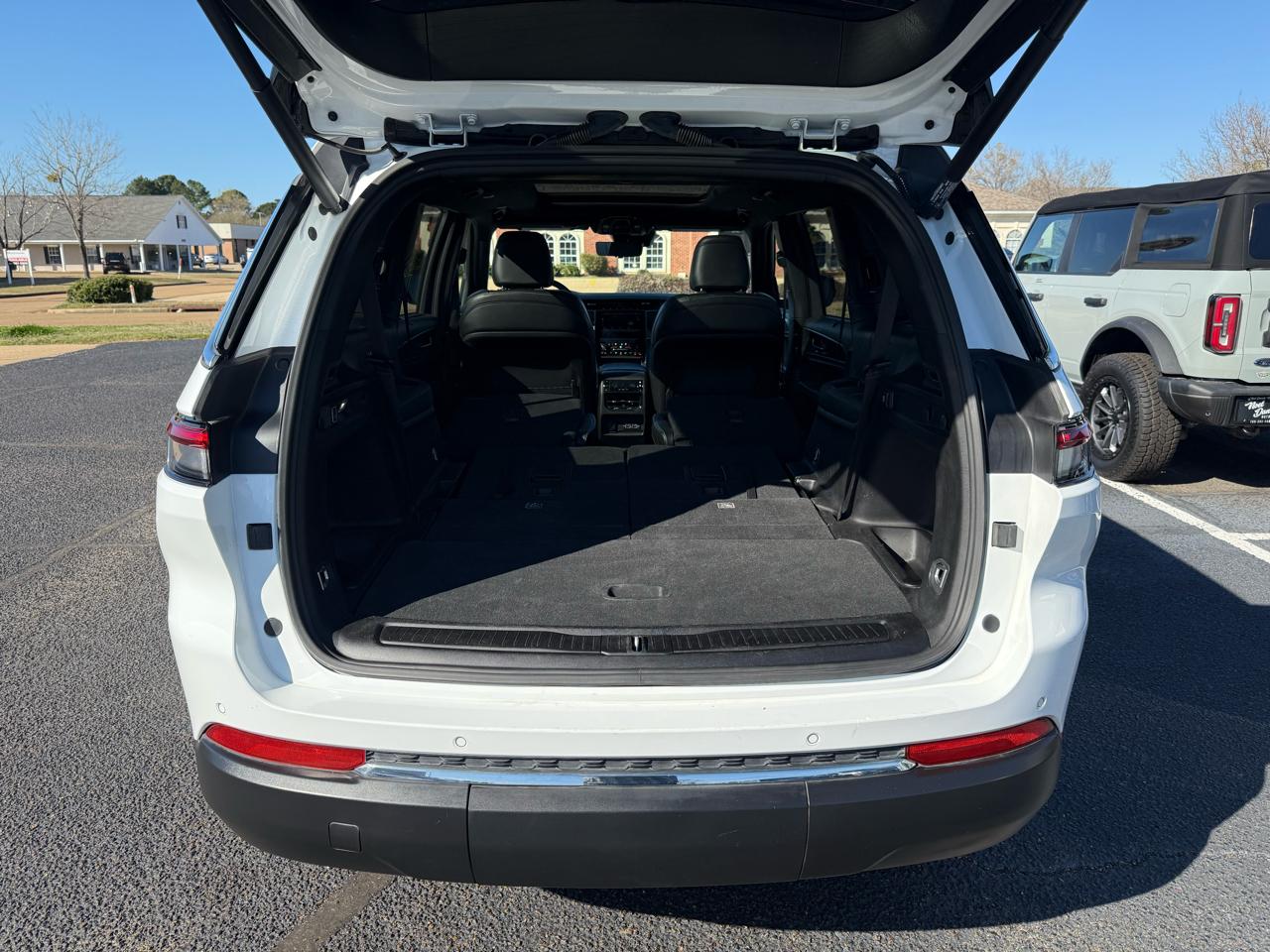 Jeep Grand Cherokee L Limited 4WD 2024