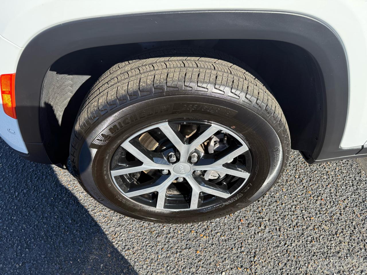 Jeep Grand Cherokee L Limited 4WD 2024