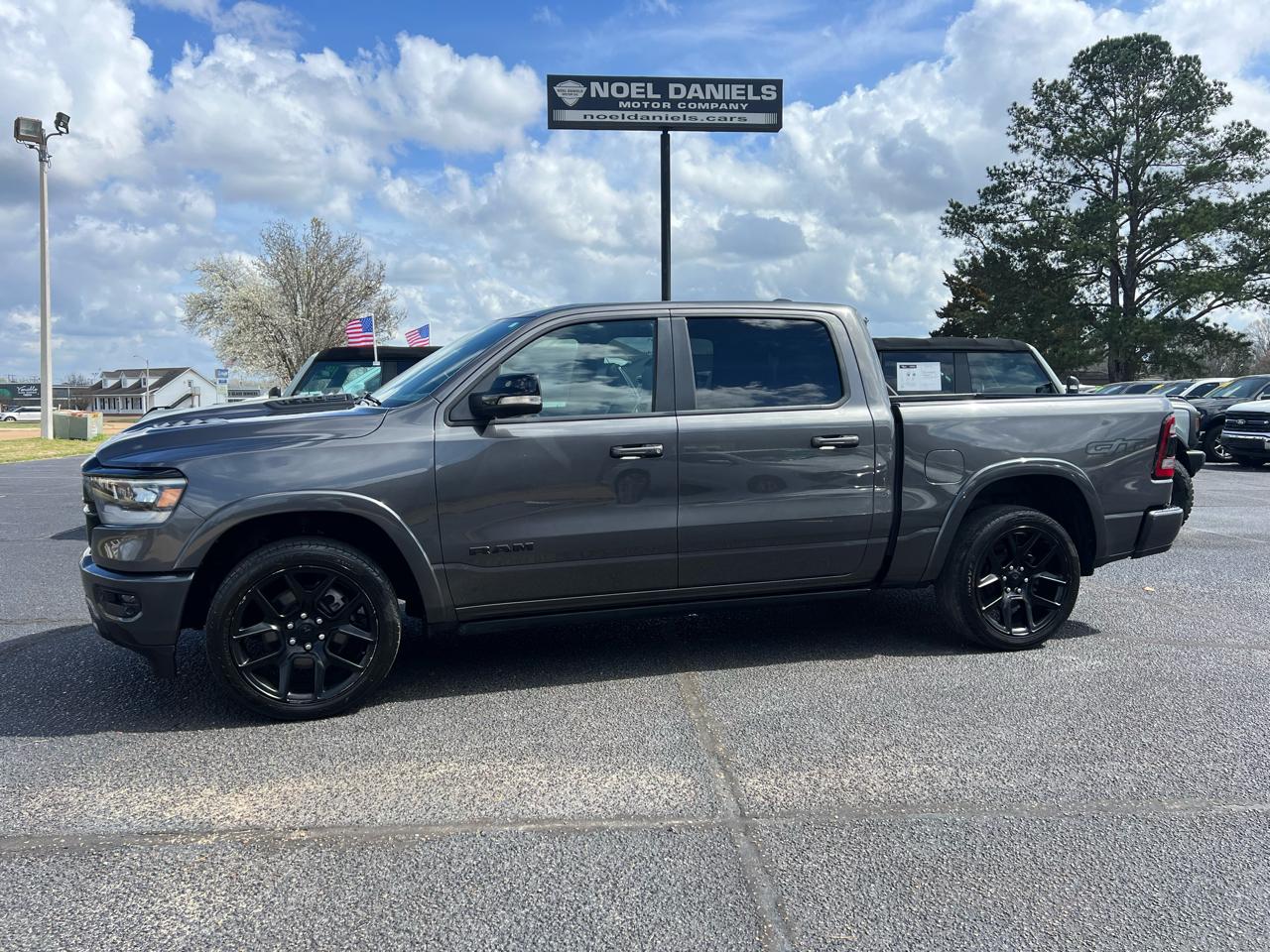 RAM 1500 Laramie Crew Cab SWB 4WD 2022