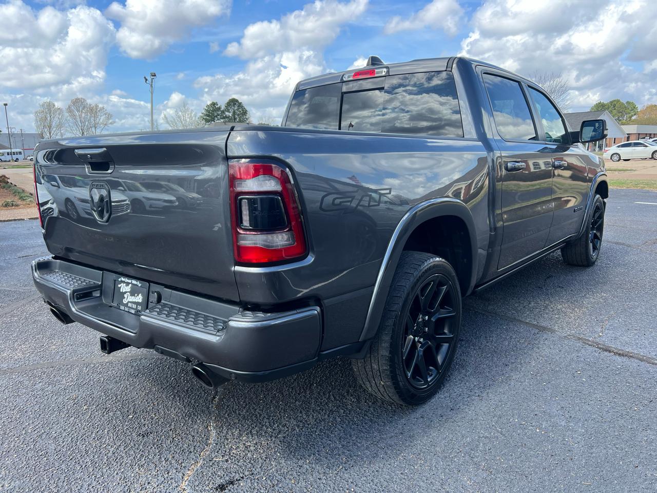 RAM 1500 Laramie Crew Cab SWB 4WD 2022