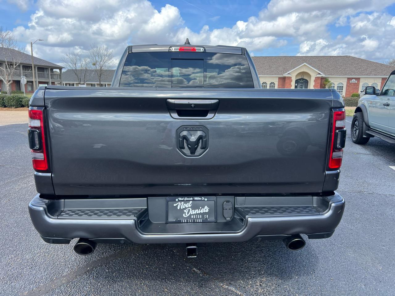 RAM 1500 Laramie Crew Cab SWB 4WD 2022