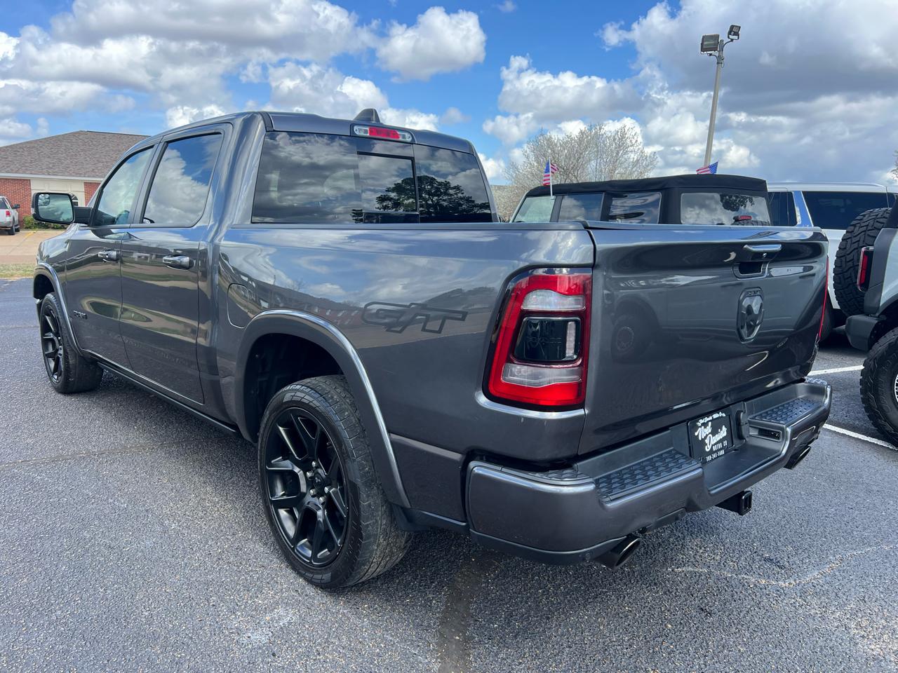 RAM 1500 Laramie Crew Cab SWB 4WD 2022