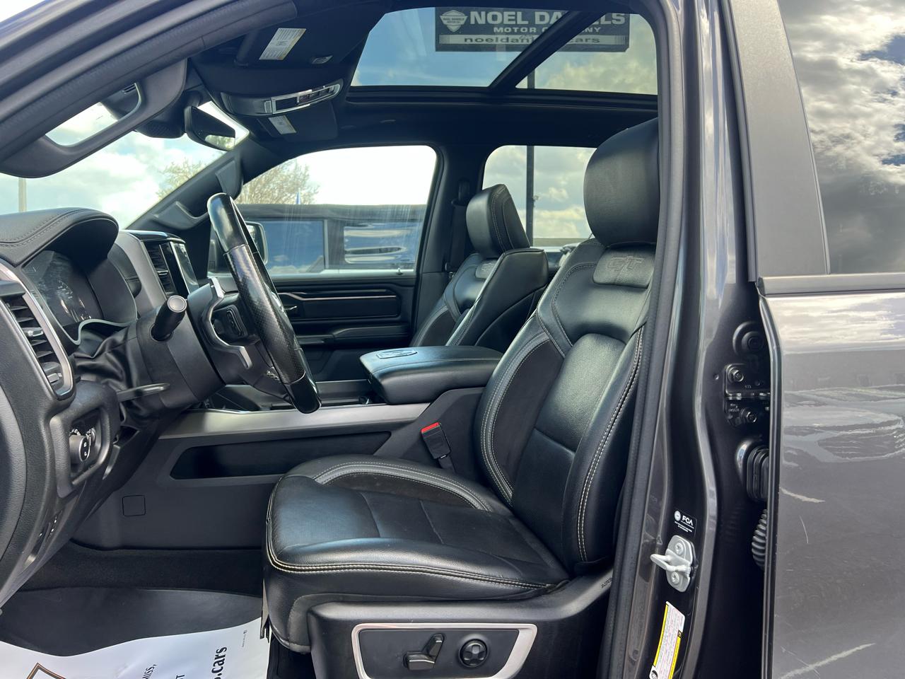 RAM 1500 Laramie Crew Cab SWB 4WD 2022