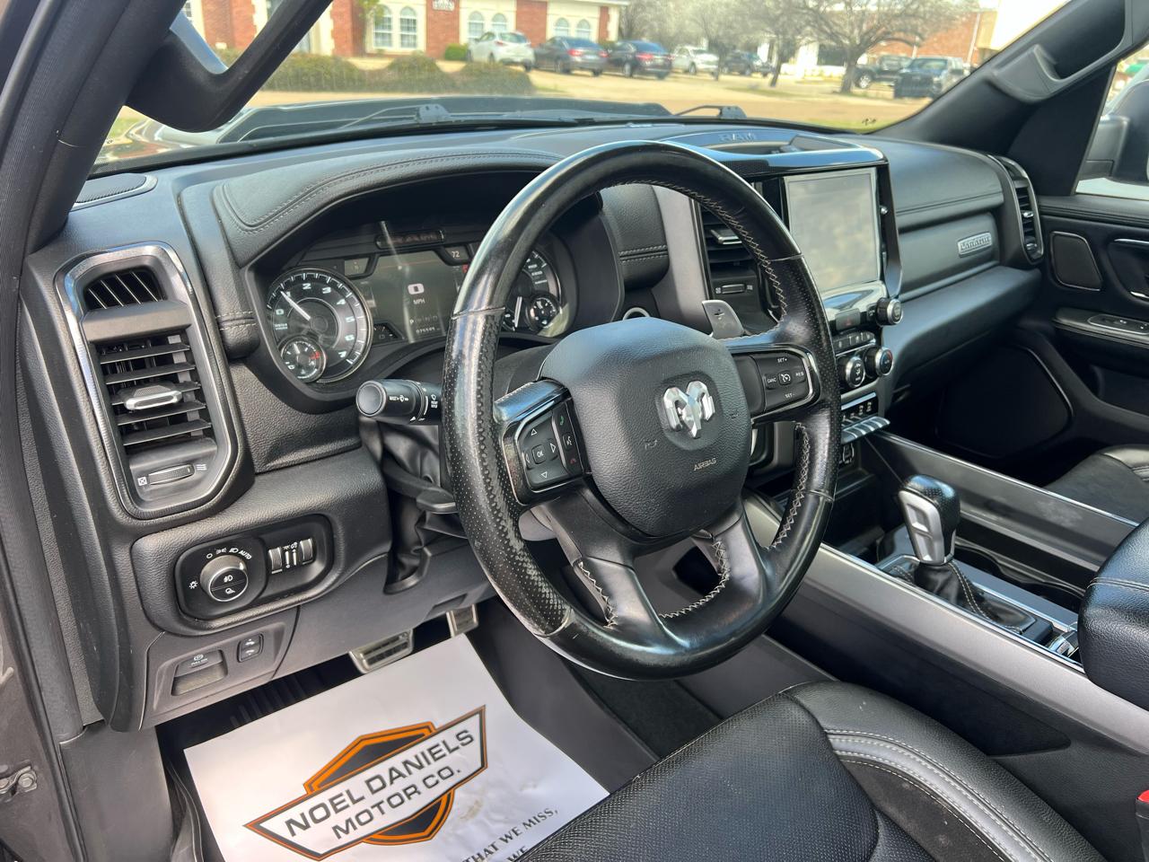 RAM 1500 Laramie Crew Cab SWB 4WD 2022