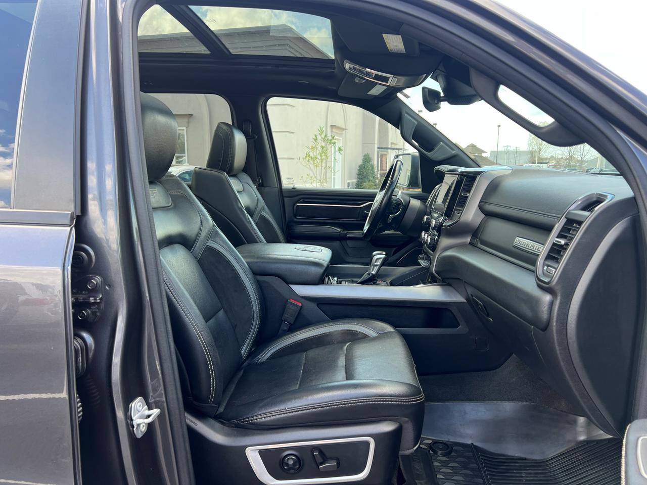 RAM 1500 Laramie Crew Cab SWB 4WD 2022