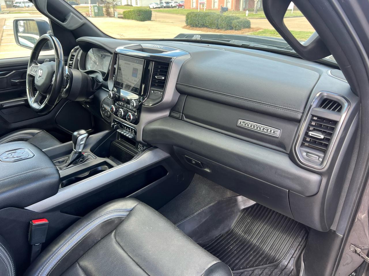 RAM 1500 Laramie Crew Cab SWB 4WD 2022