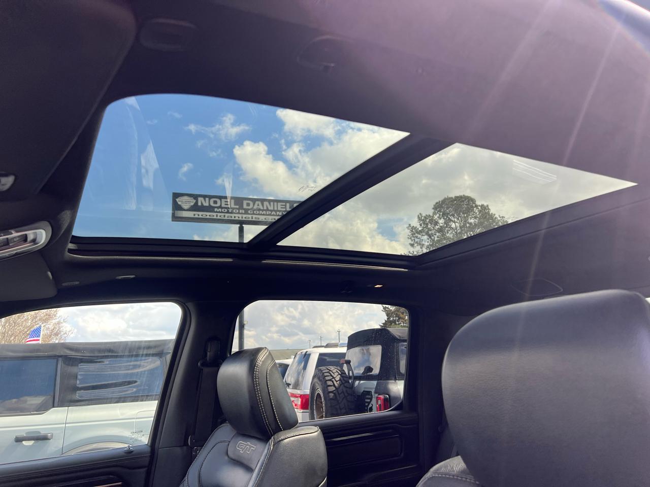 RAM 1500 Laramie Crew Cab SWB 4WD 2022