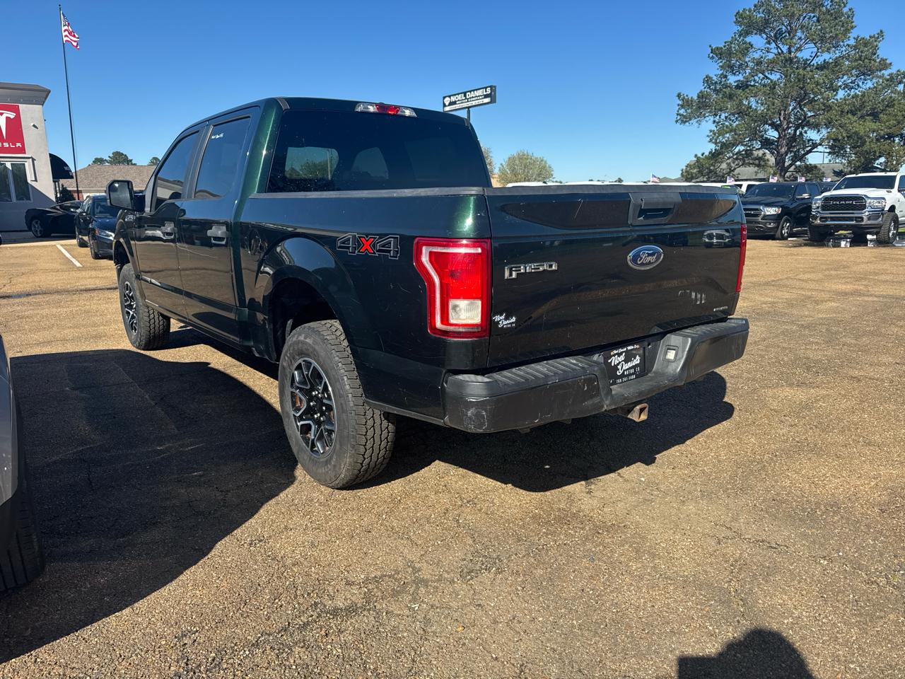 Ford F-150 XL SuperCrew 5.5-ft. Bed 4WD 2015
