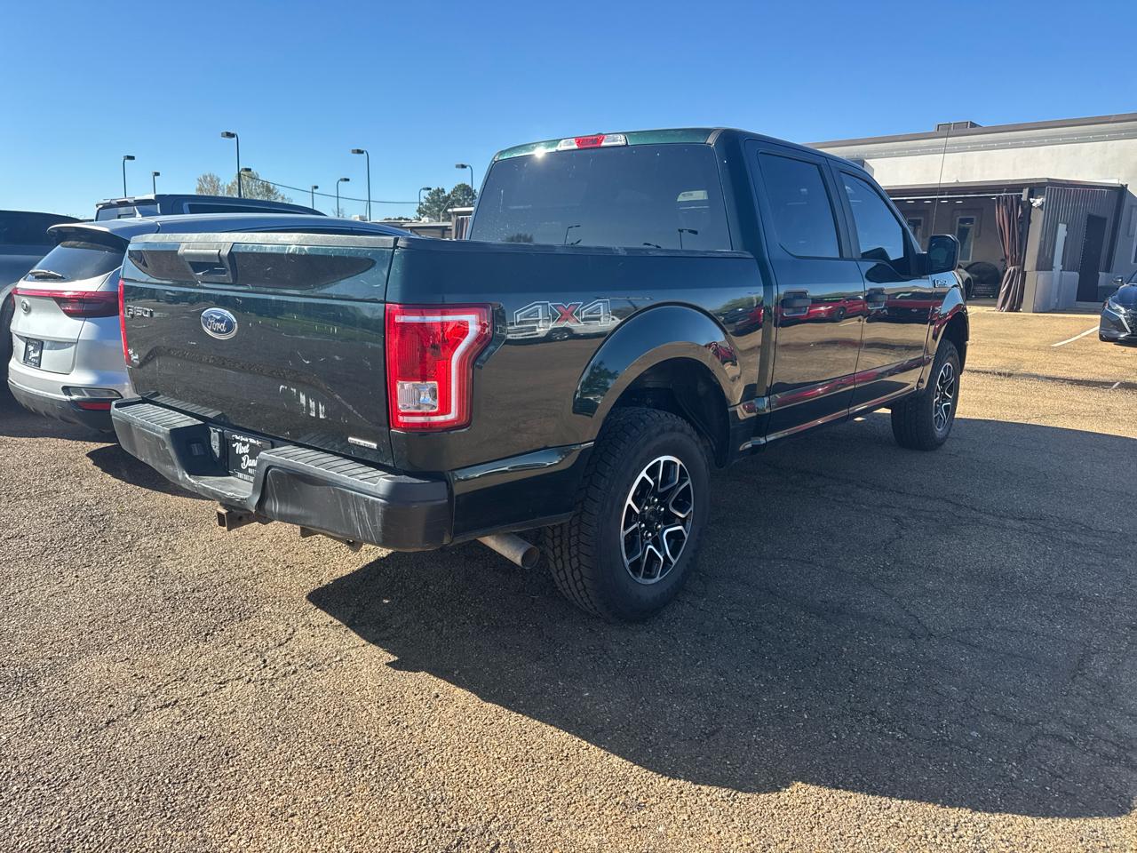 Ford F-150 XL SuperCrew 5.5-ft. Bed 4WD 2015