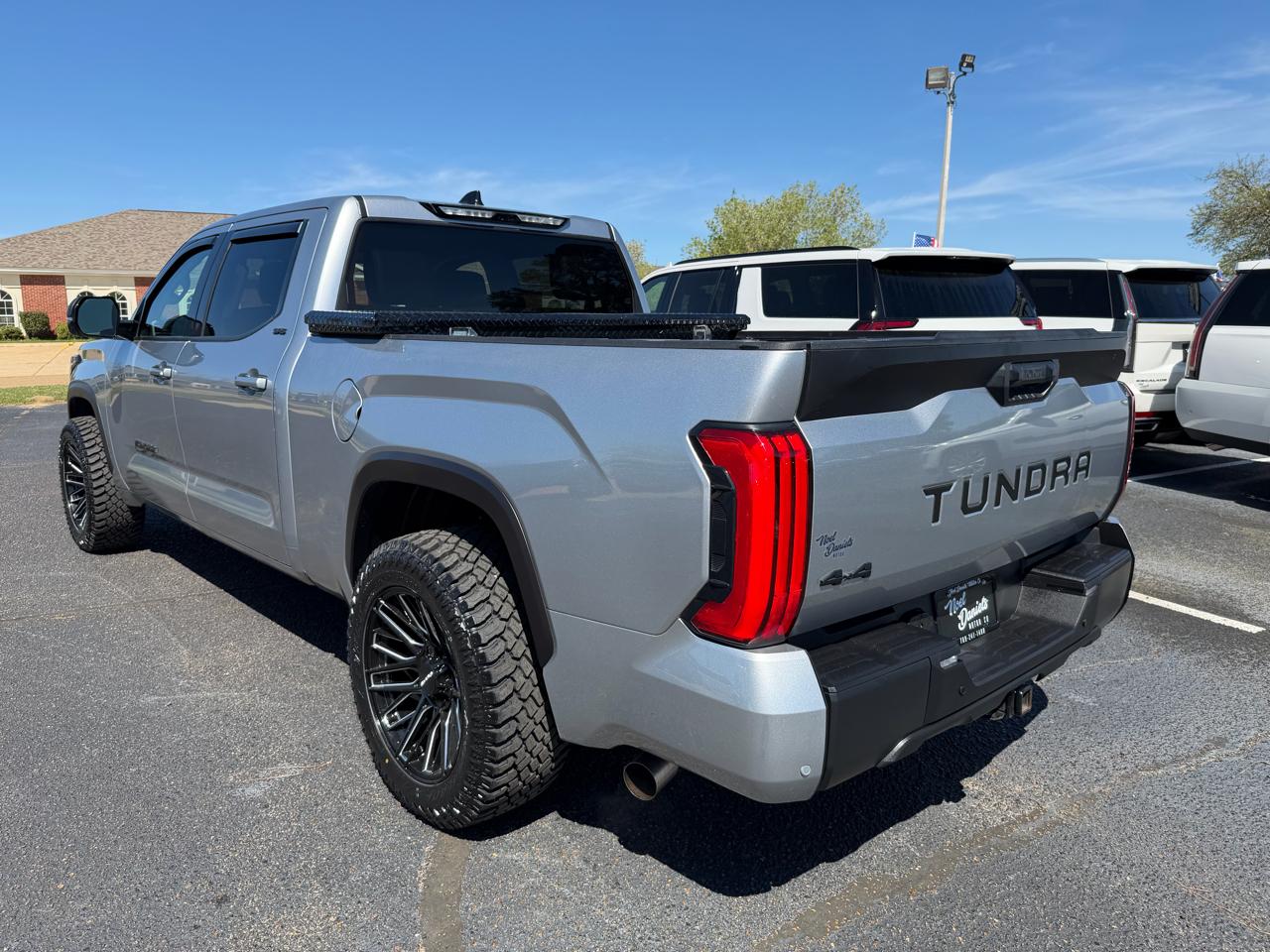 Toyota Tundra SR5 CrewMax 4WD Long Bed 2023