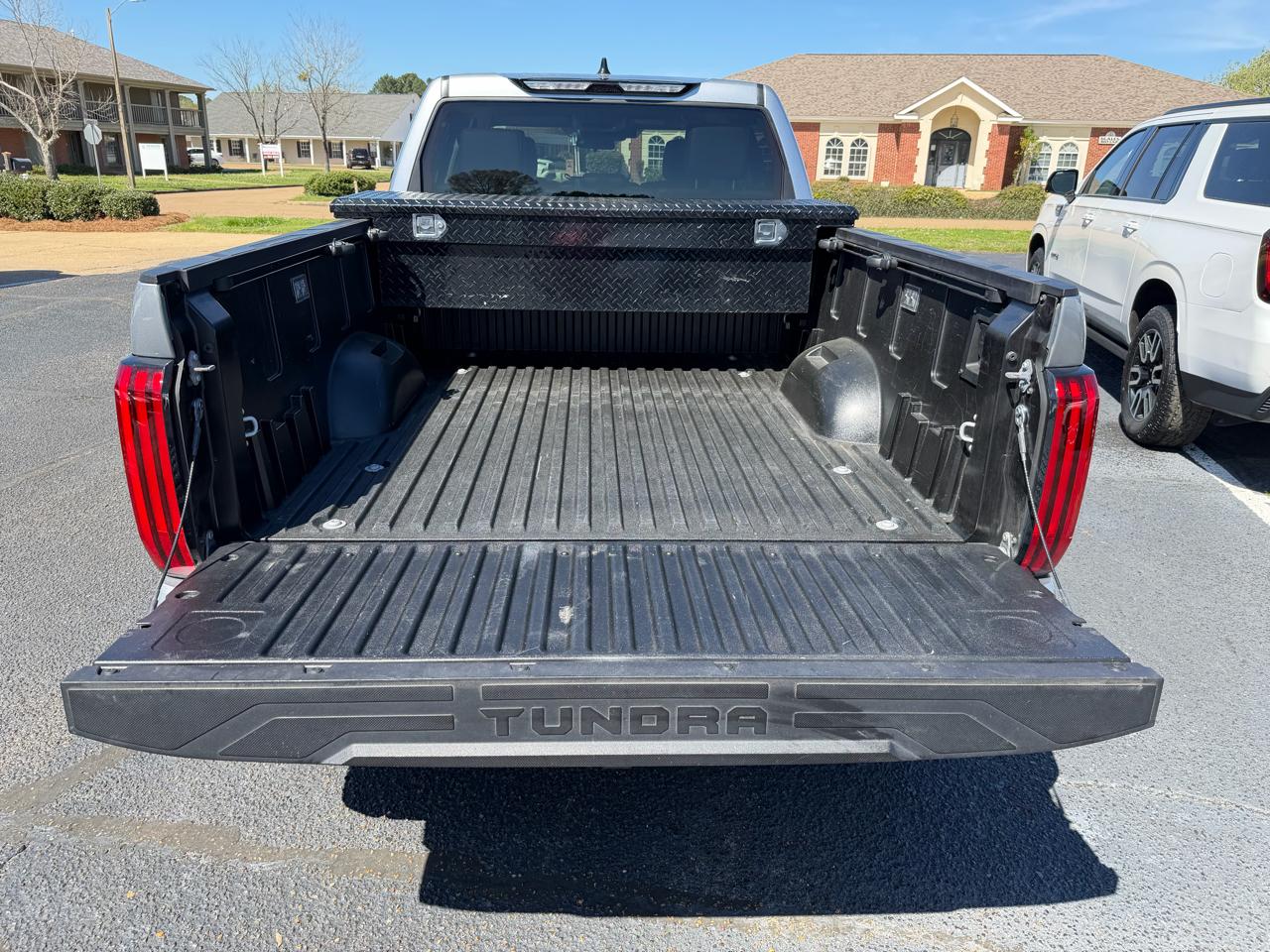 Toyota Tundra SR5 CrewMax 4WD Long Bed 2023