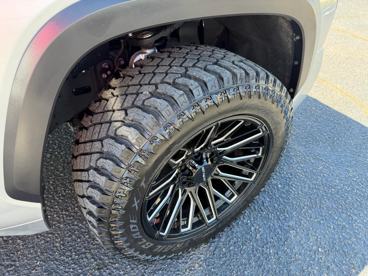 Toyota Tundra SR5 CrewMax 4WD Long Bed 2023