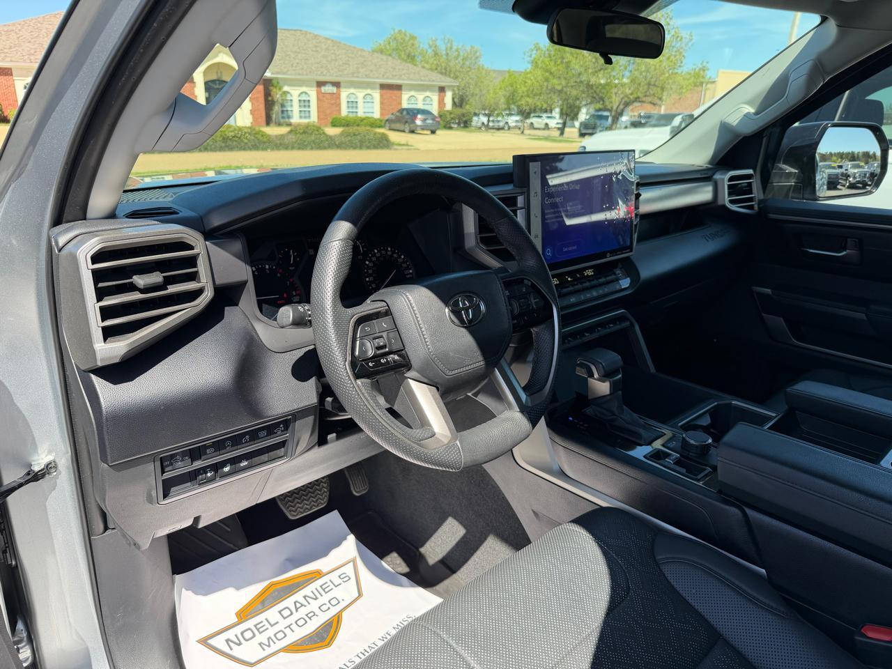 Toyota Tundra SR5 CrewMax 4WD Long Bed 2023