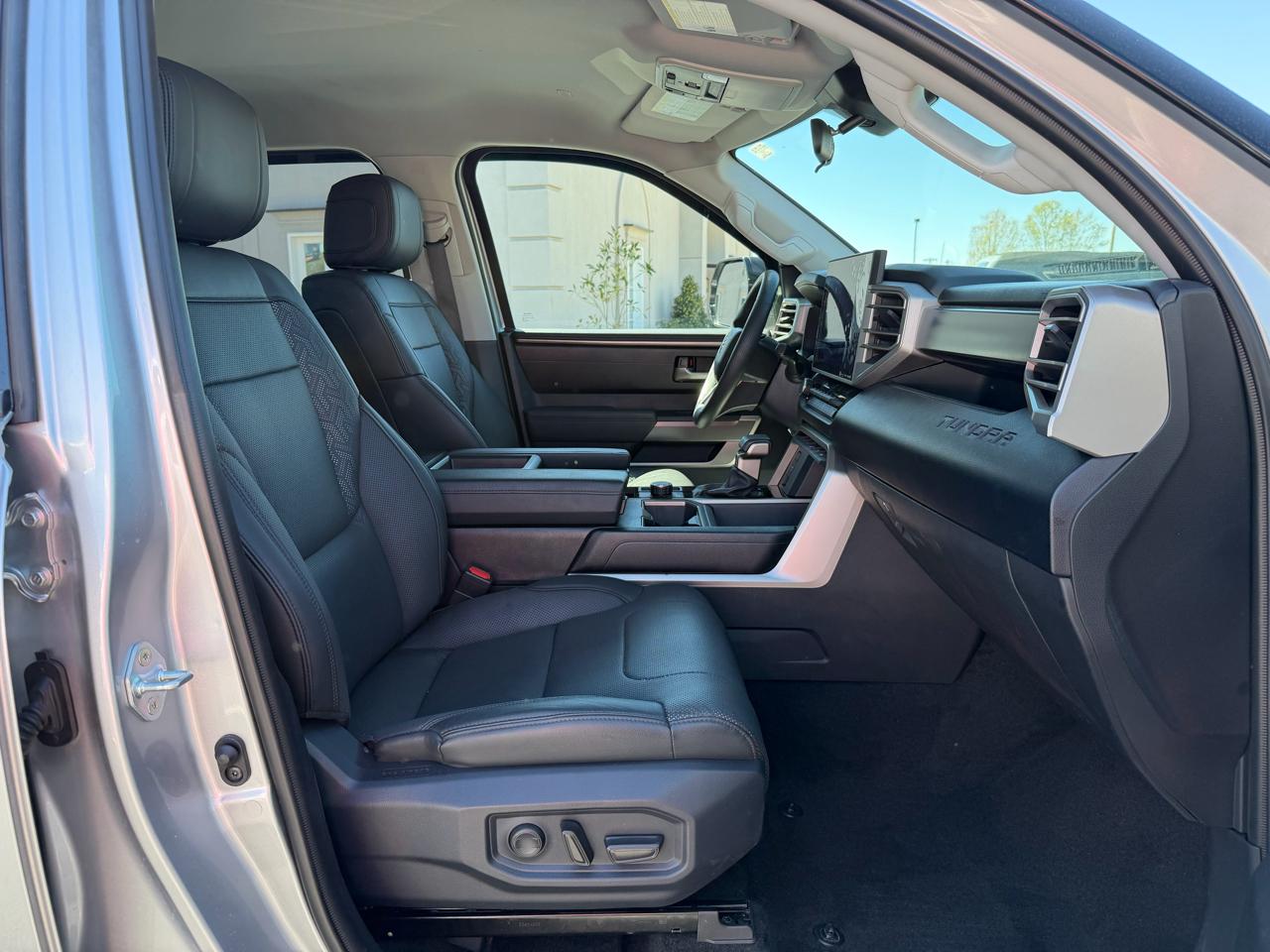 Toyota Tundra SR5 CrewMax 4WD Long Bed 2023