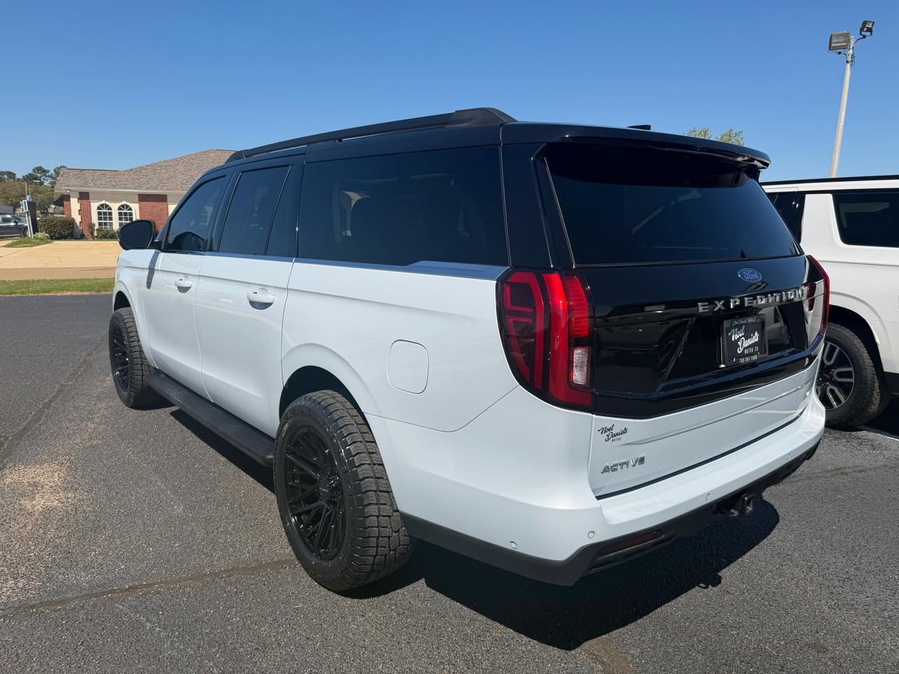 Ford Expedition MAX XLT 4WD 2025