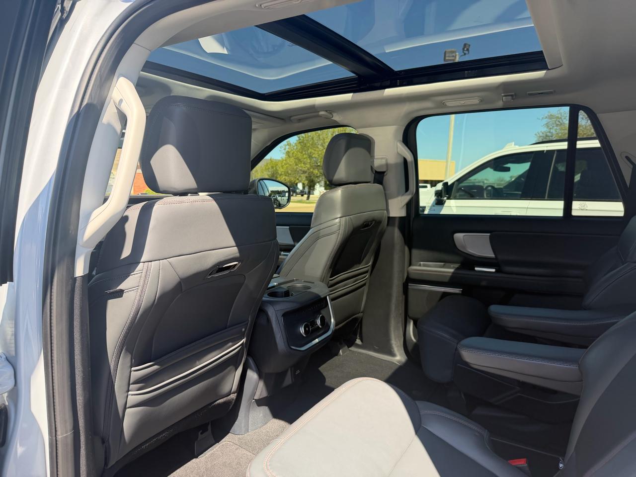 Ford Expedition MAX XLT 4WD 2025