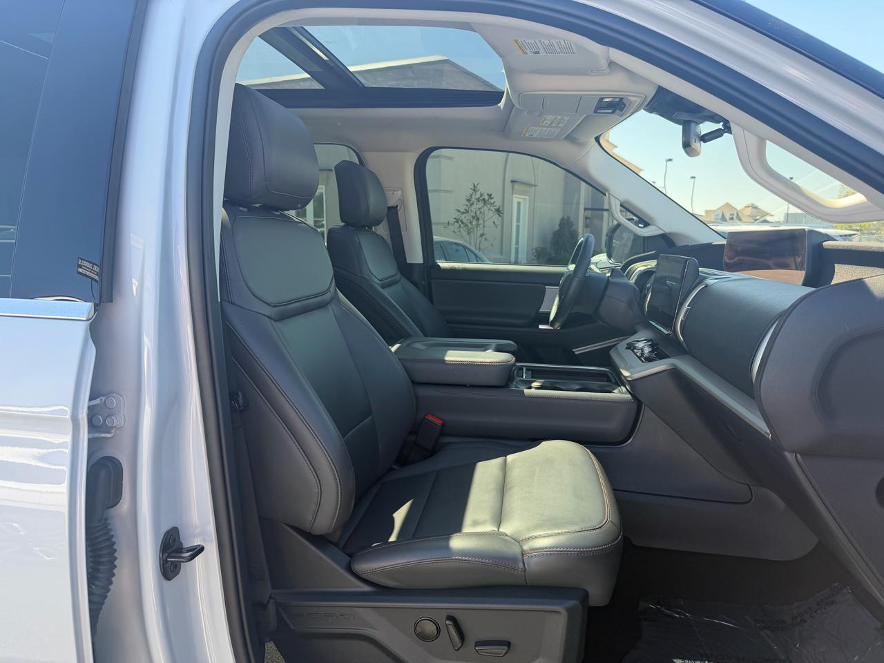 Ford Expedition MAX XLT 4WD 2025