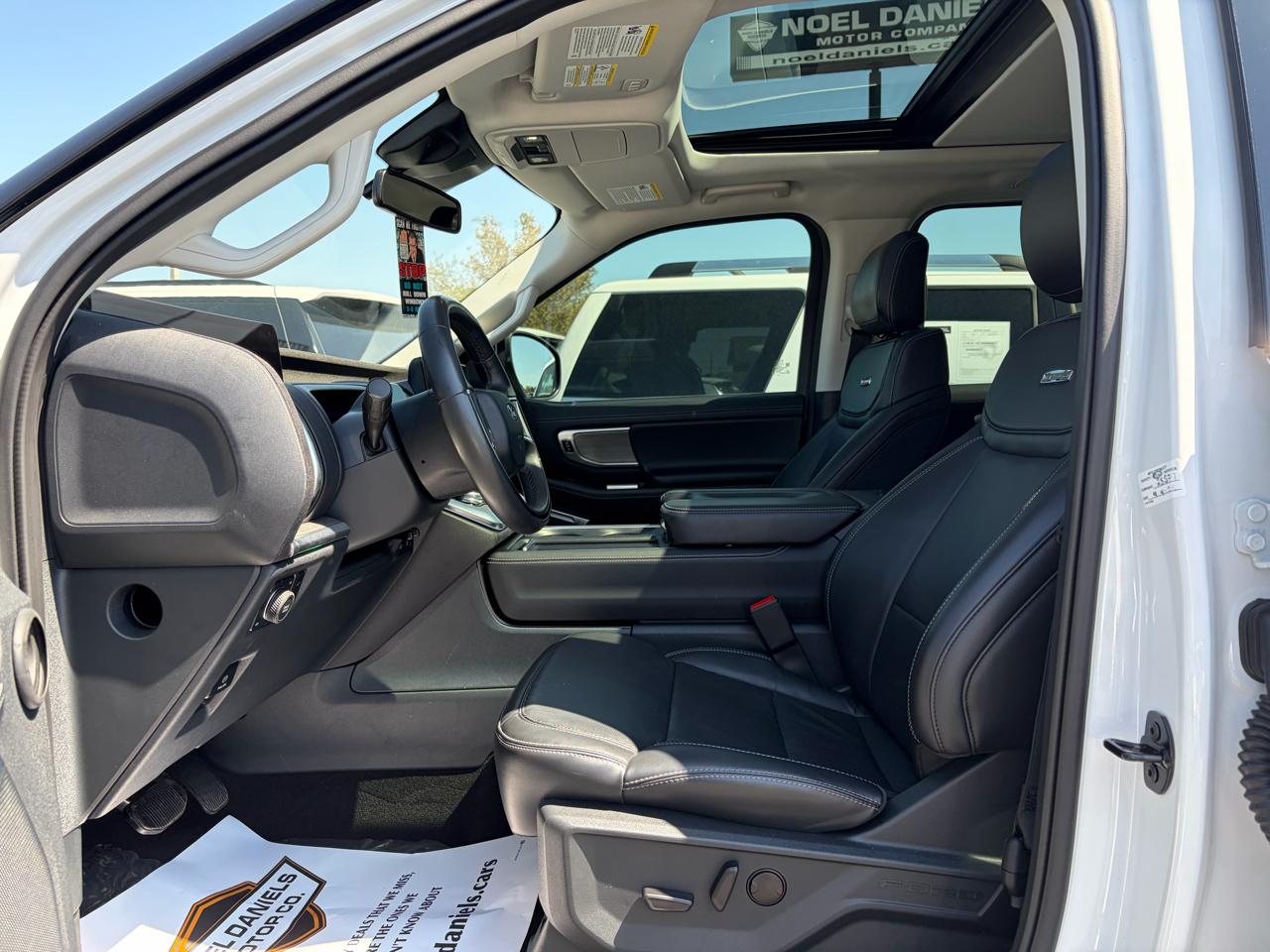 Ford Expedition Platinum 4WD 2025