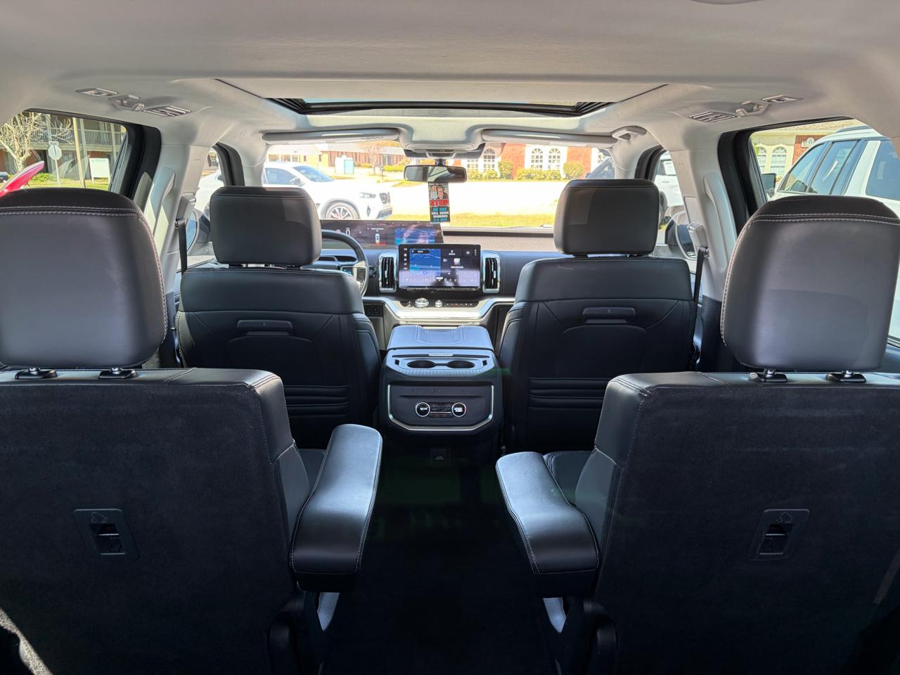 Ford Expedition Platinum 4WD 2025