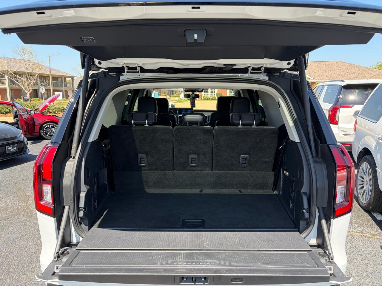 Ford Expedition Platinum 4WD 2025