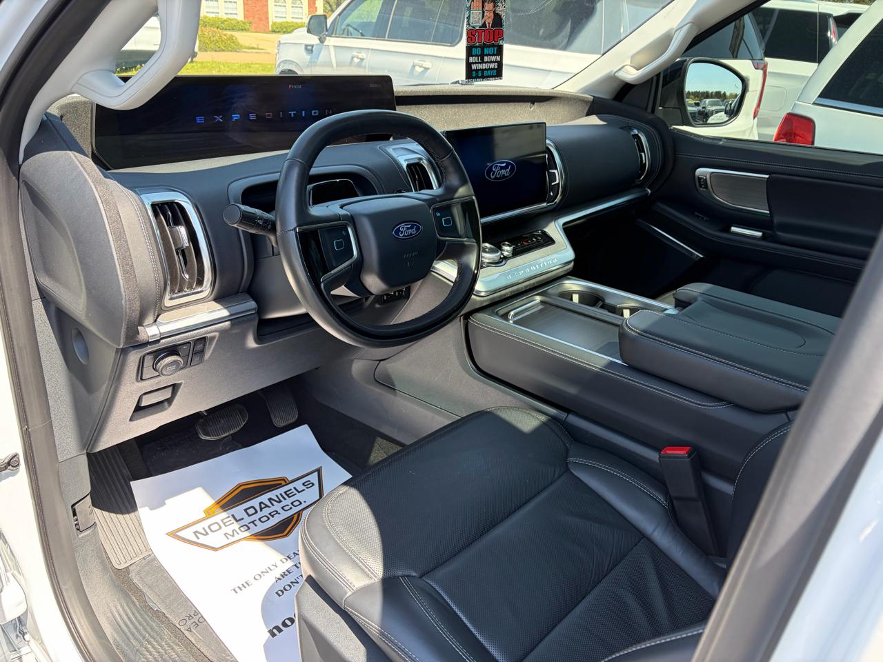 Ford Expedition Platinum 4WD 2025