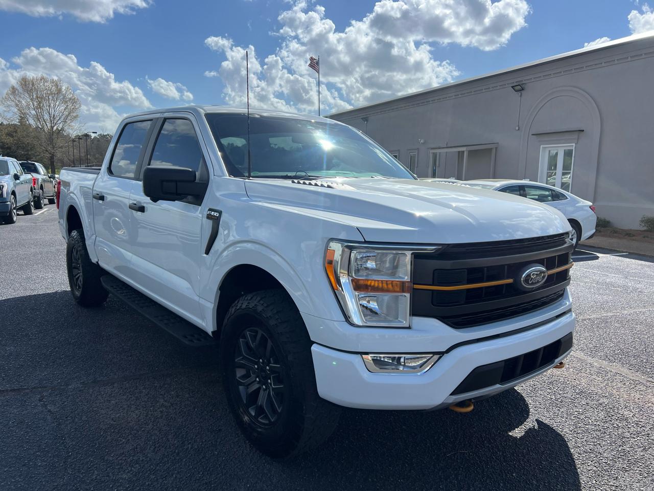 Ford F-150 4WD SuperCrew 139" Lariat 2022