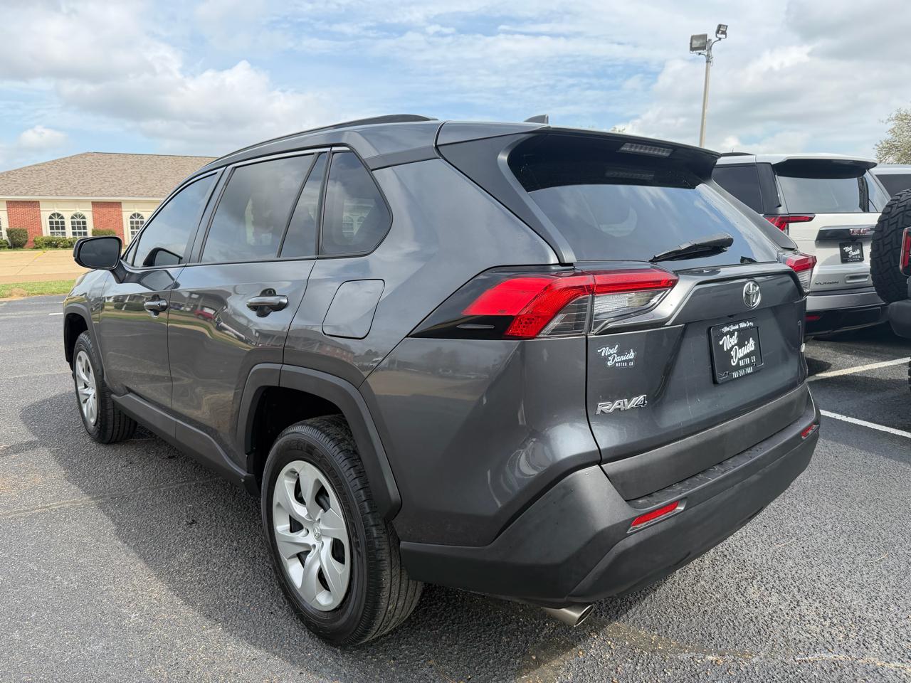 Toyota RAV4 LE 2019